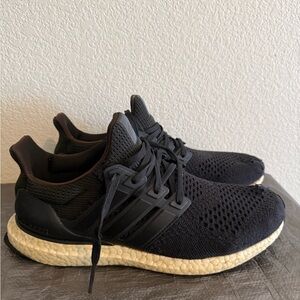 Adidas Men's Black and Cream Athletic Shoes